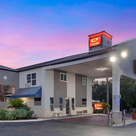 Econo Lodge Inn & Suites Near Lackland Afb Сан Антонио Екстериор снимка