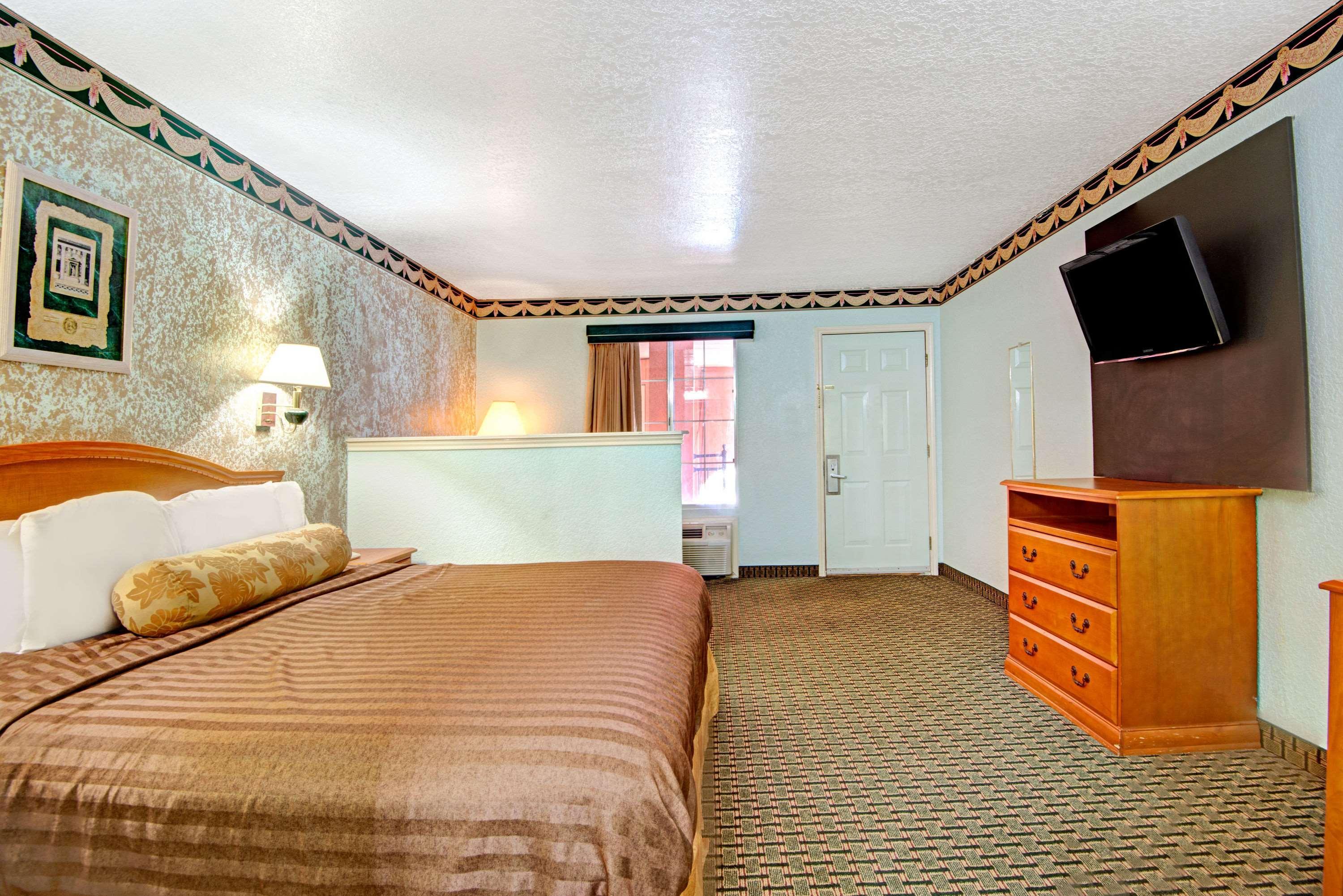 Econo Lodge Inn & Suites Near Lackland Afb Сан Антонио Екстериор снимка