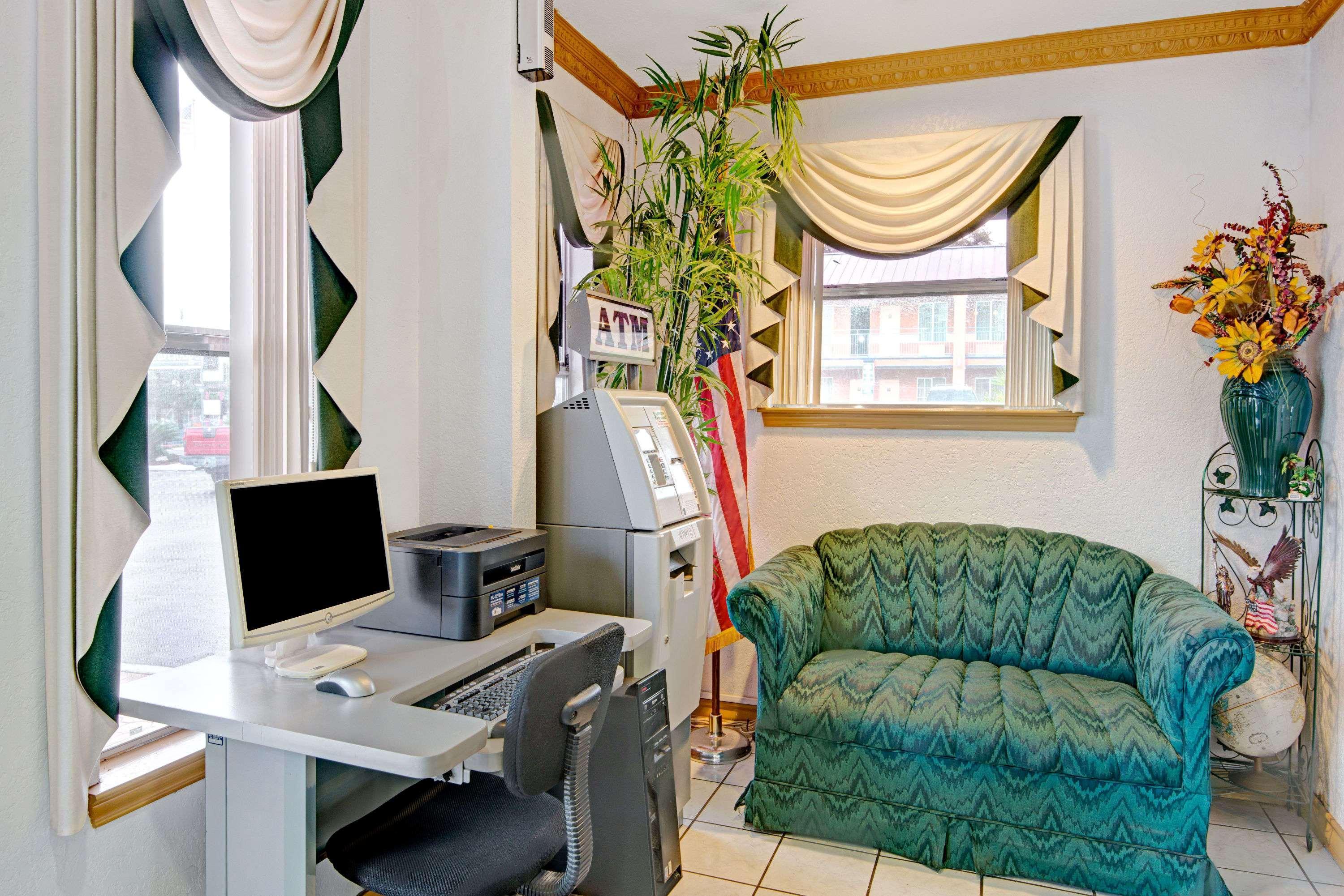 Econo Lodge Inn & Suites Near Lackland Afb Сан Антонио Екстериор снимка