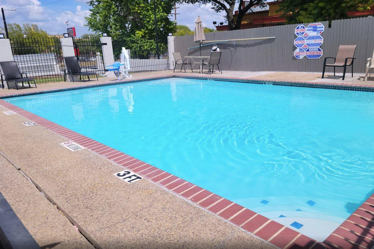 Econo Lodge Inn & Suites Near Lackland Afb Сан Антонио Екстериор снимка
