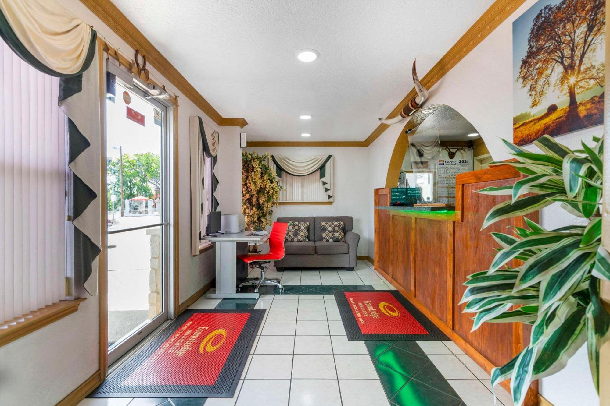 Econo Lodge Inn & Suites Near Lackland Afb Сан Антонио Екстериор снимка