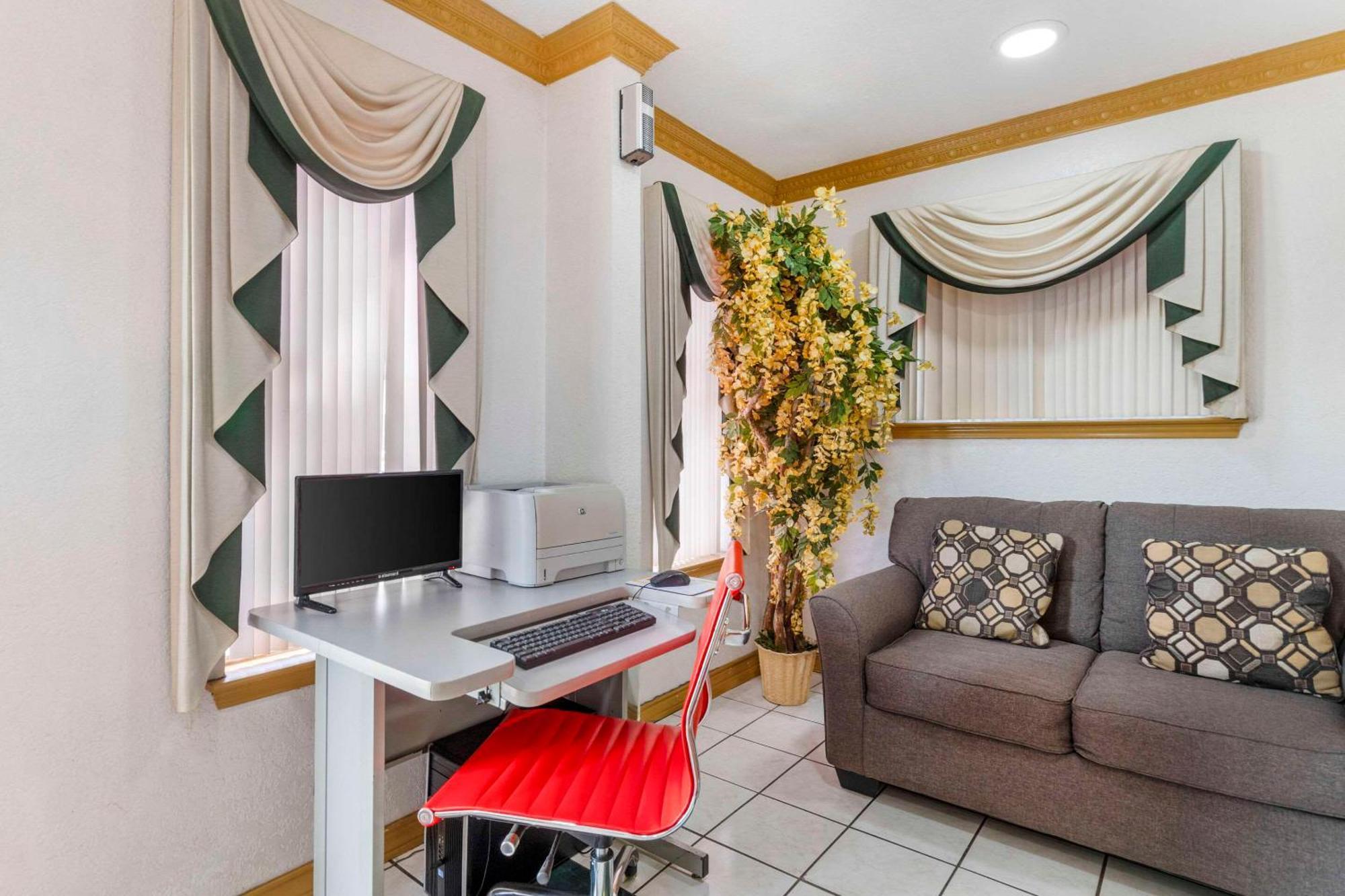 Econo Lodge Inn & Suites Near Lackland Afb Сан Антонио Екстериор снимка