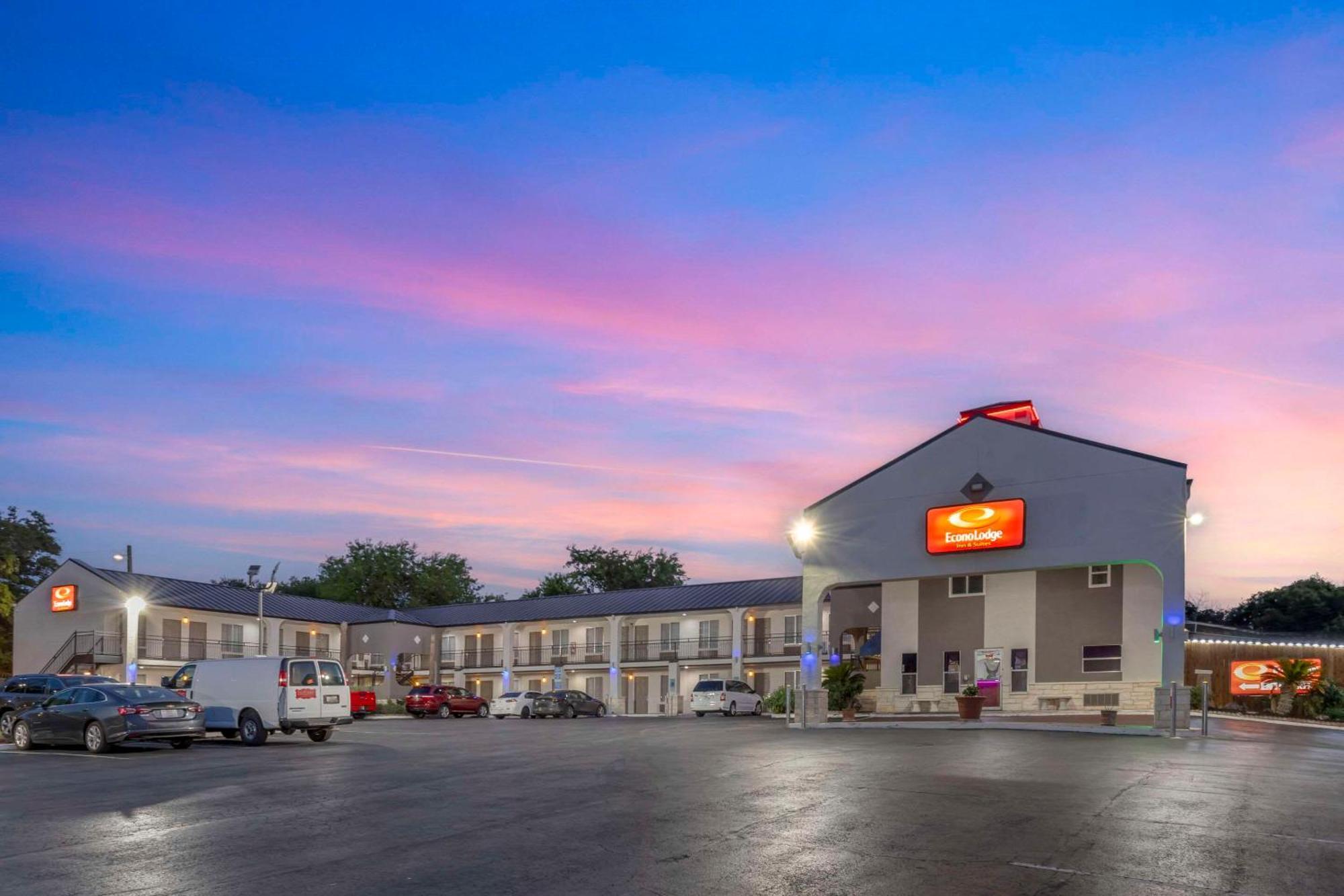 Econo Lodge Inn & Suites Near Lackland Afb Сан Антонио Екстериор снимка