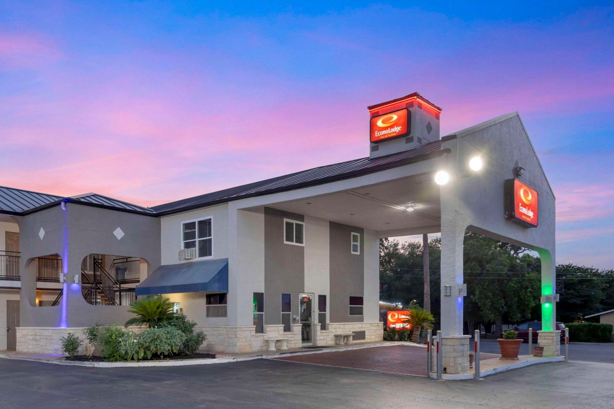 Econo Lodge Inn & Suites Near Lackland Afb Сан Антонио Екстериор снимка