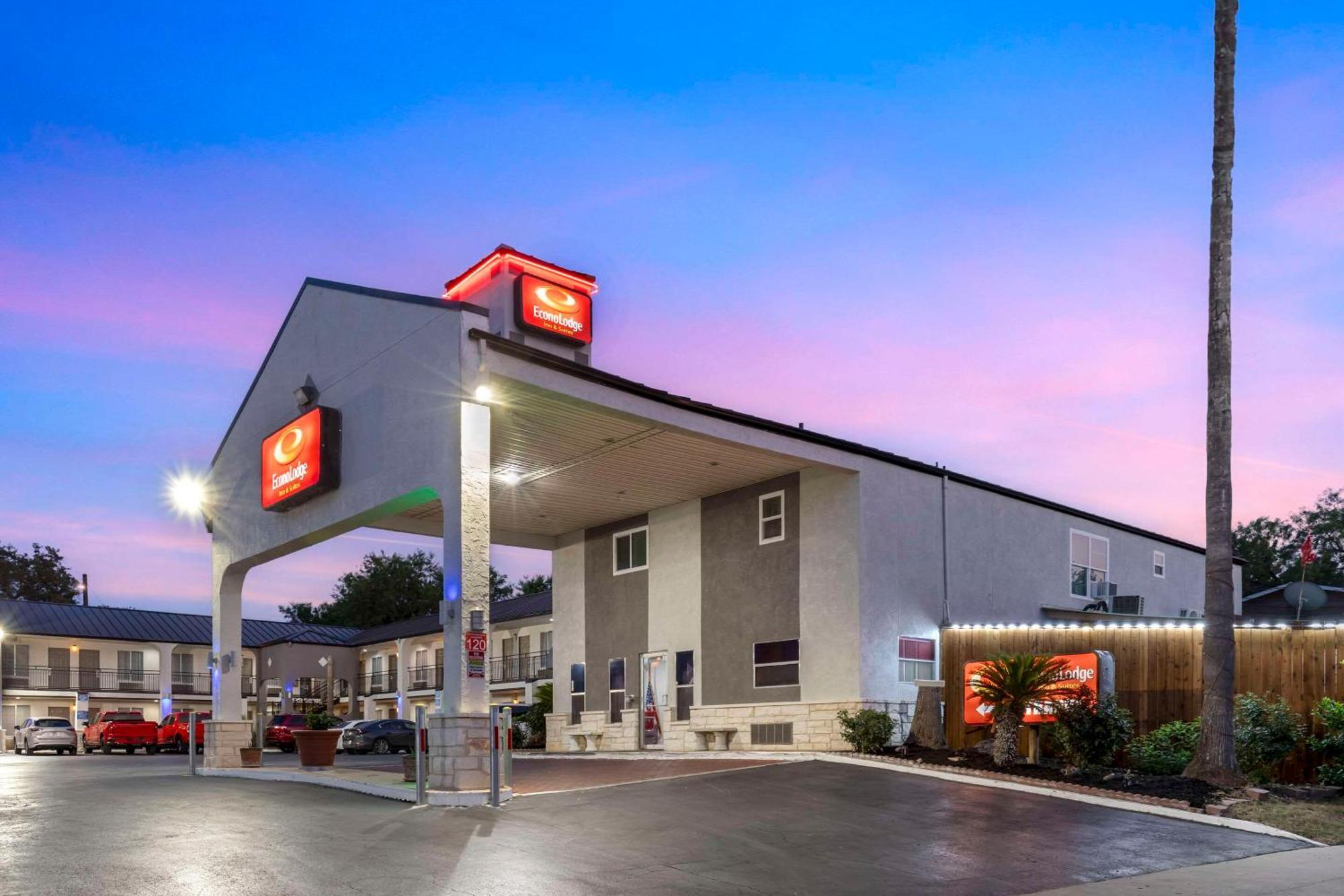 Econo Lodge Inn & Suites Near Lackland Afb Сан Антонио Екстериор снимка