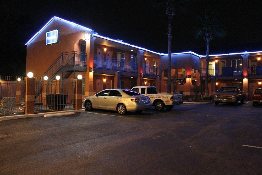 Econo Lodge Inn & Suites Near Lackland Afb Сан Антонио Екстериор снимка