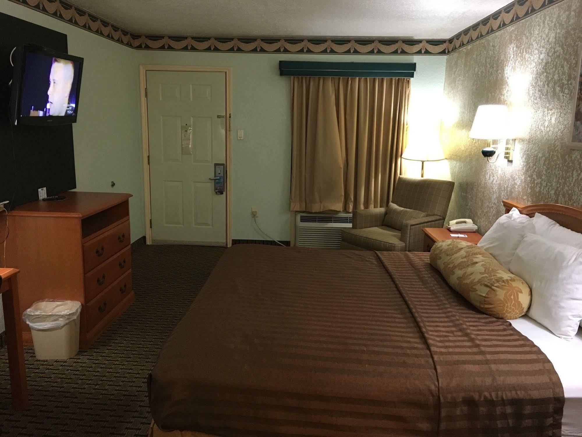 Econo Lodge Inn & Suites Near Lackland Afb Сан Антонио Екстериор снимка