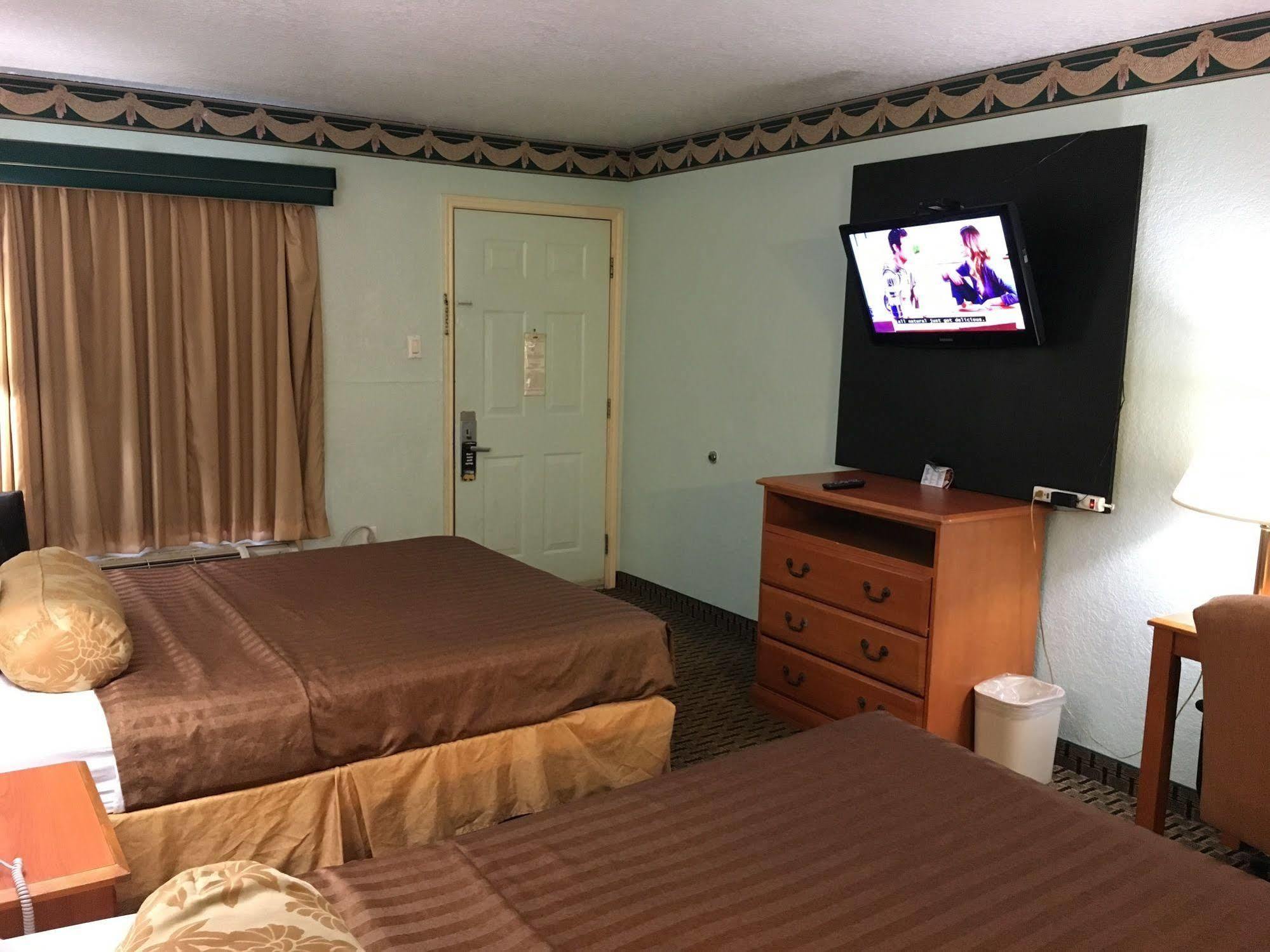 Econo Lodge Inn & Suites Near Lackland Afb Сан Антонио Екстериор снимка